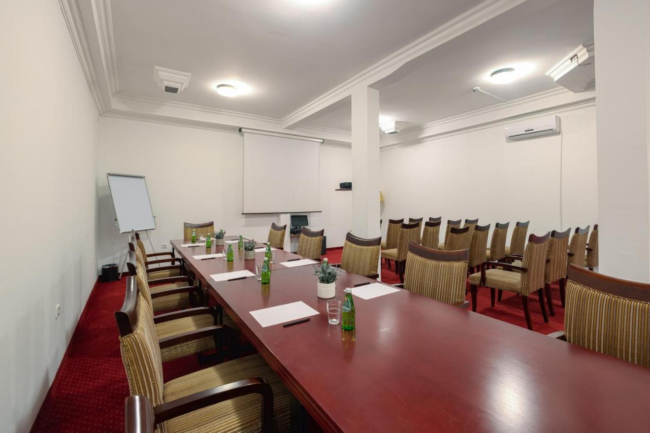 Garni Hotel Planeta Inn Novi Sad Bagian luar foto