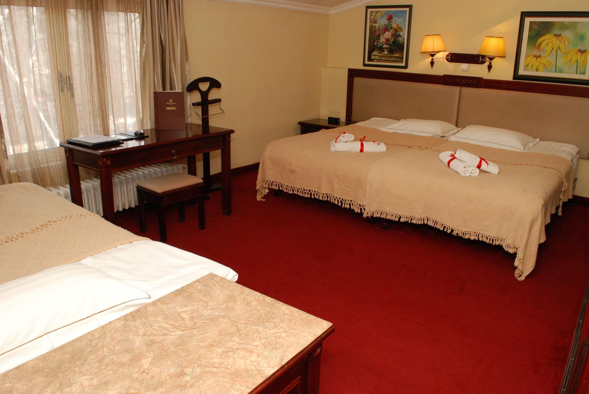 Garni Hotel Planeta Inn Novi Sad Bagian luar foto