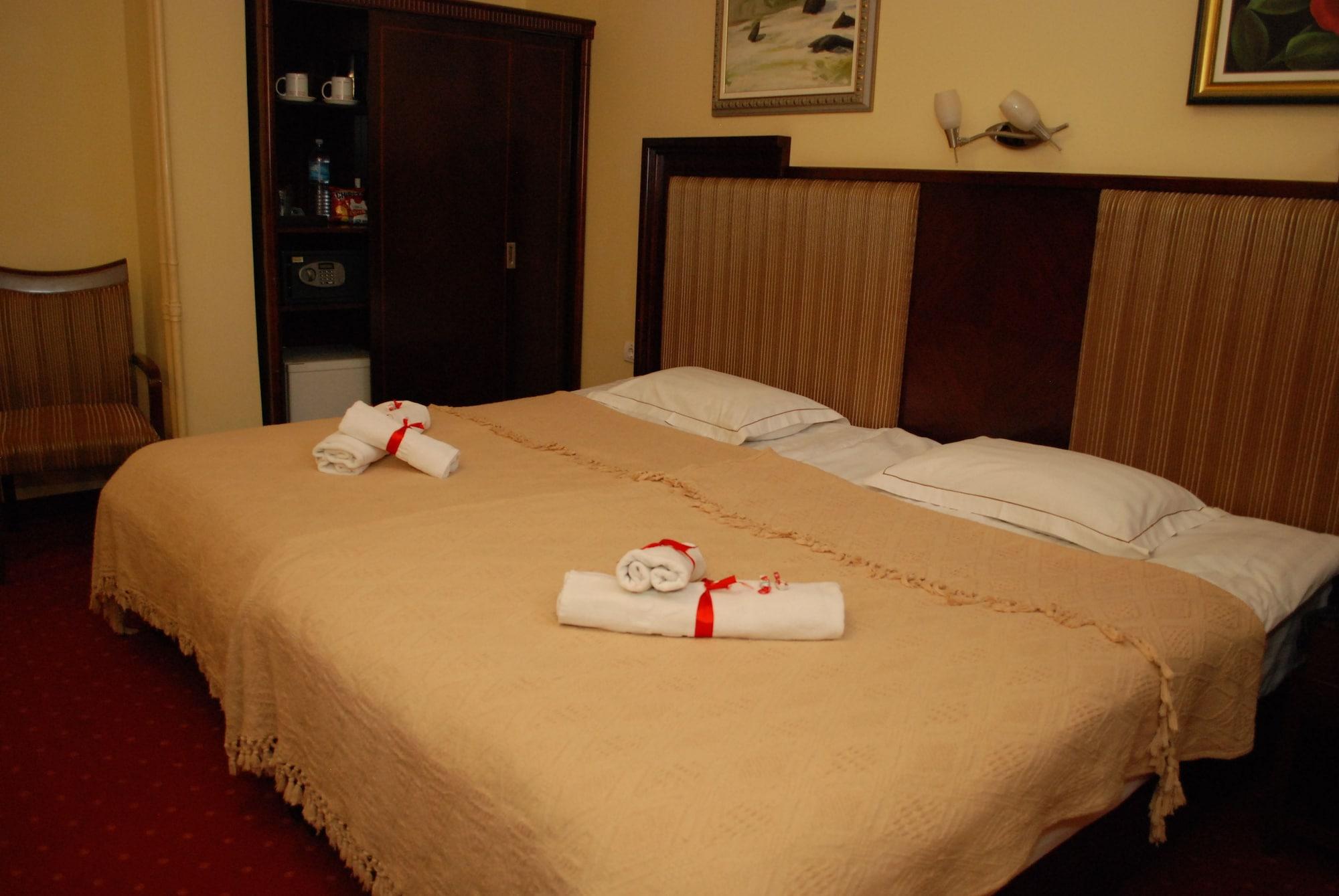 Garni Hotel Planeta Inn Novi Sad Bagian luar foto