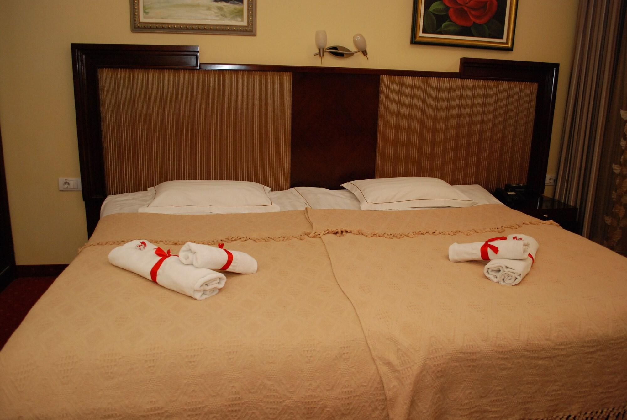 Garni Hotel Planeta Inn Novi Sad Bagian luar foto
