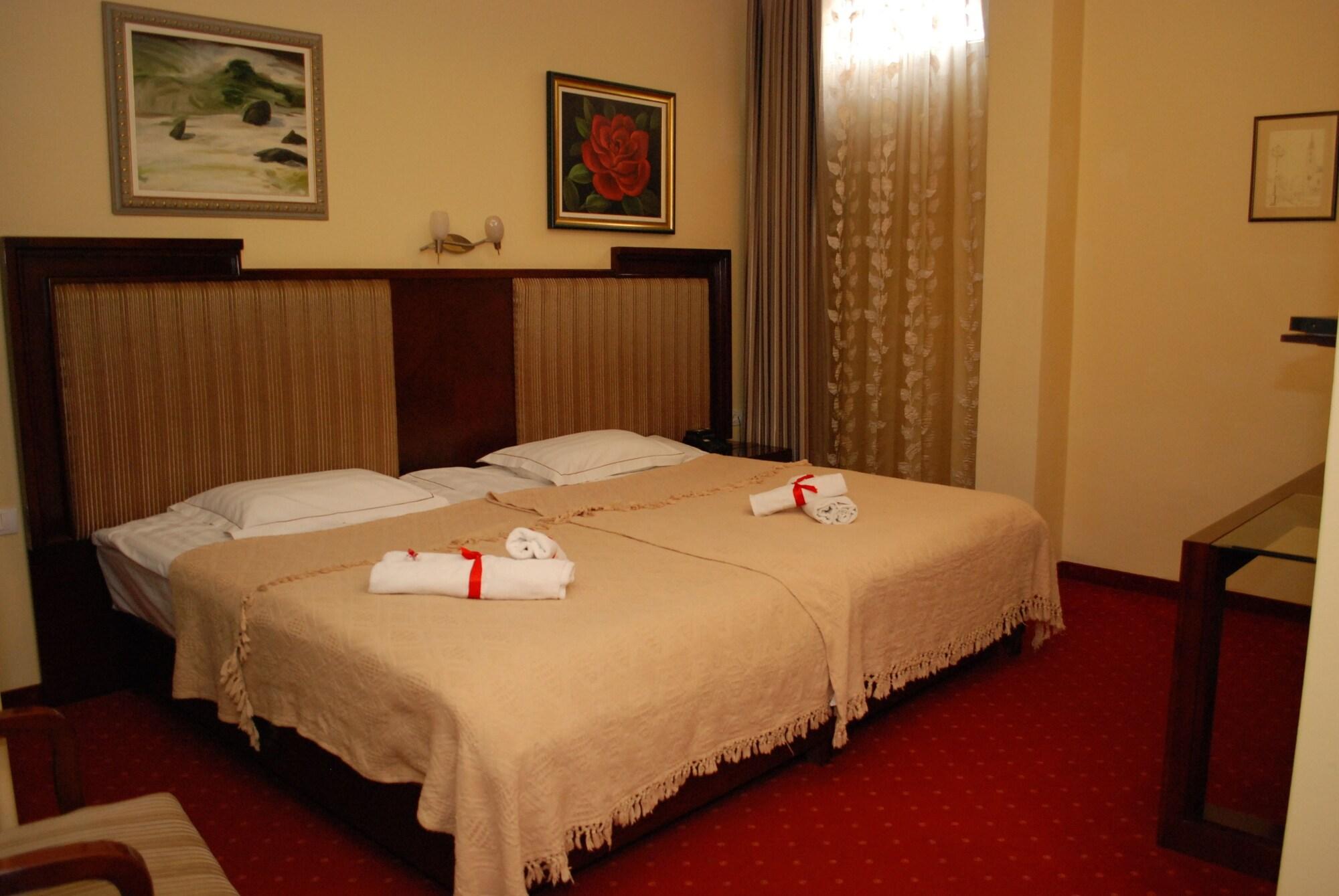 Garni Hotel Planeta Inn Novi Sad Bagian luar foto