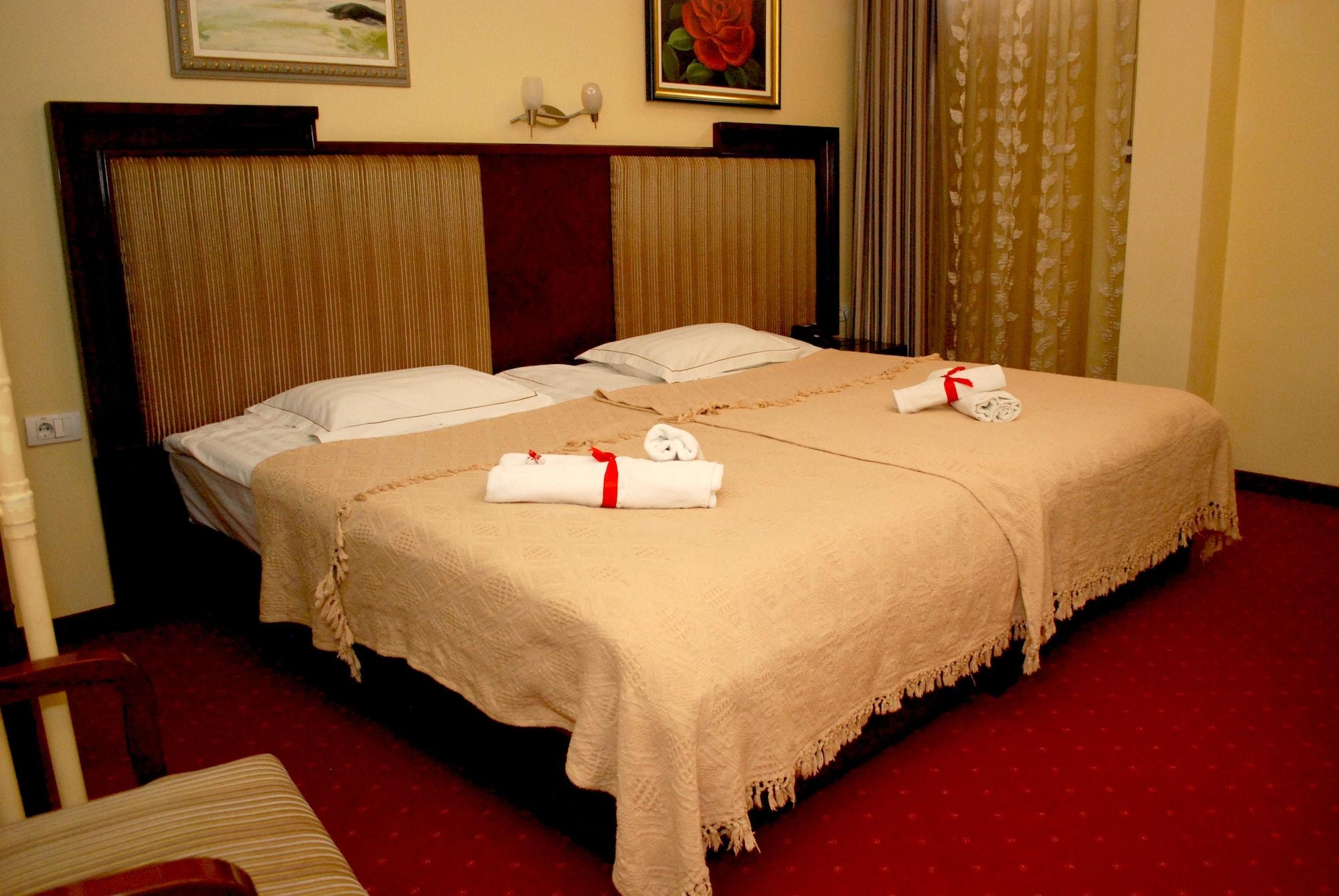 Garni Hotel Planeta Inn Novi Sad Bagian luar foto