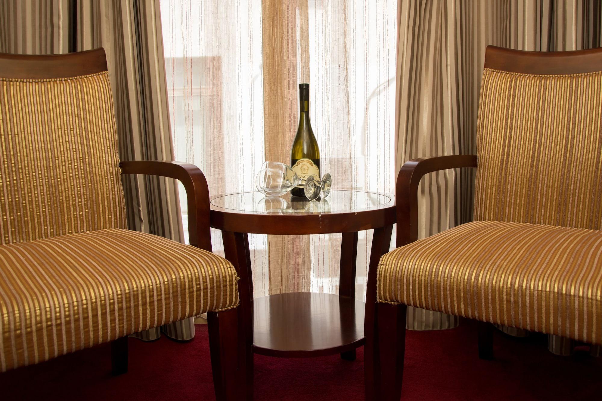 Garni Hotel Planeta Inn Novi Sad Bagian luar foto